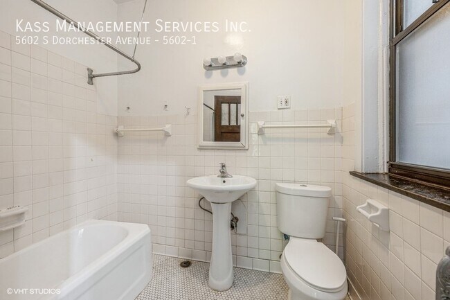 Building Photo - 5602 S Dorchester Ave