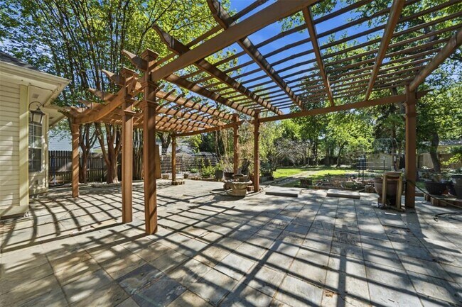 Building Photo - 2412 Cloud Peak Ln