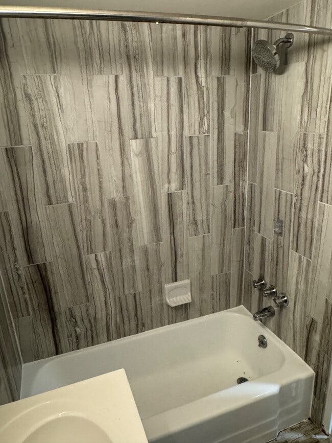 Building Photo - 125 Montgomery Ave