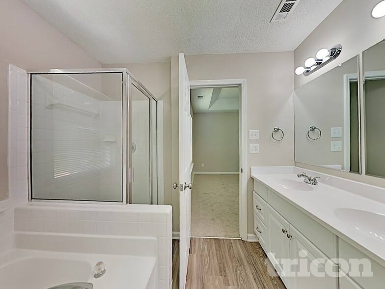 Building Photo - 1725 Josie St