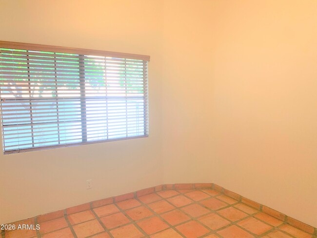 Building Photo - 4667 W Harrison St