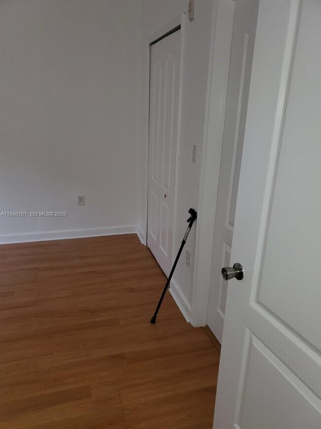 Building Photo - 1666 SE 27th Ct