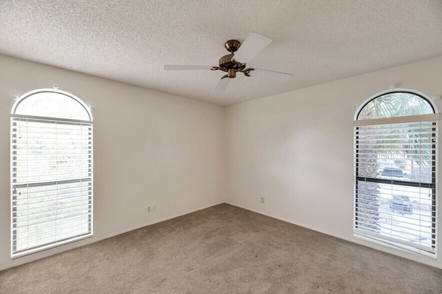 Building Photo - 16739 E El Lago Blvd