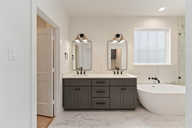 Building Photo - 4109 Hare St