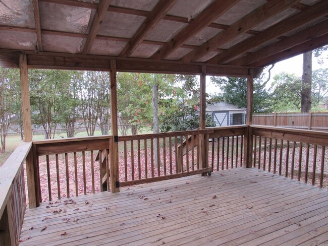 Building Photo - 303 Merganzer Dr