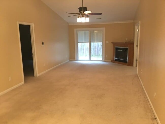 Building Photo - 6005 Sanibel Dr