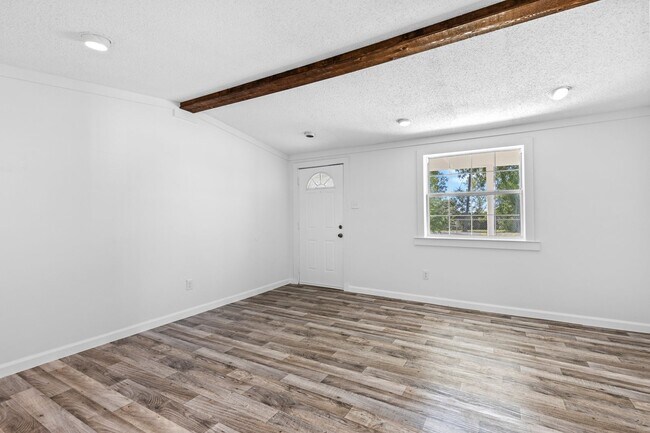 Building Photo - Beautiful & Unique Rental Home Spacious, C...