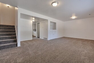 Building Photo - NEW CARPET | Charming 3 B 1.5 BA Duplex Unit in the Heart of Midvale