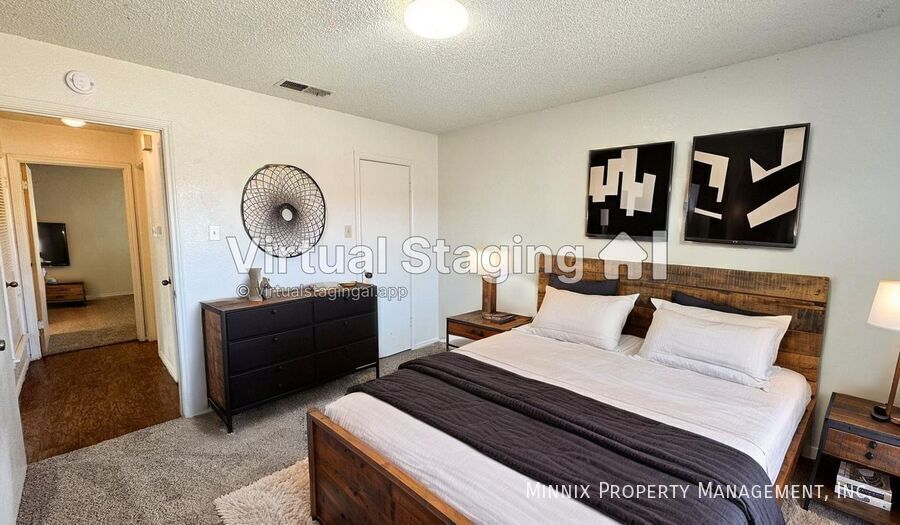 Building Photo - 8208 Vernon Ave