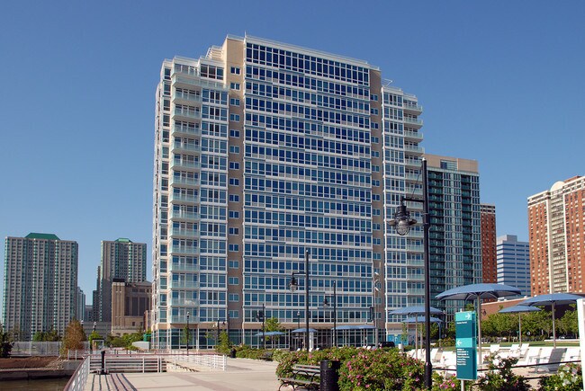 Primary Photo - Laguna