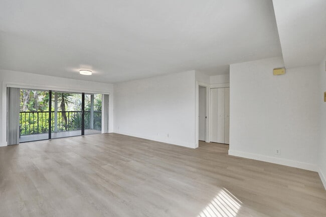 Building Photo - 1040 Homewood Blvd