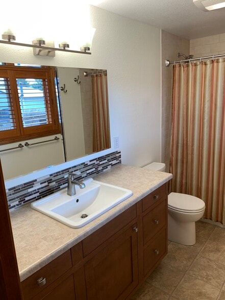 Master Bathroom Vanity - 3404 S Loretta Dr