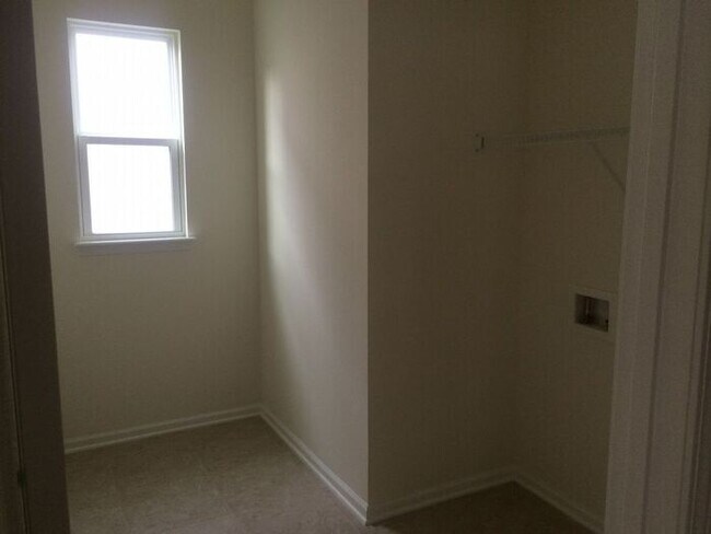Building Photo - Beautiful Home in Durbin Crossing Open Flo...