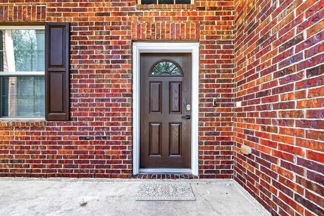 Building Photo - 26738 Henson Falls Dr