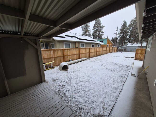 Building Photo - 3BR/1BA - Fenced - RV Parking - Solar