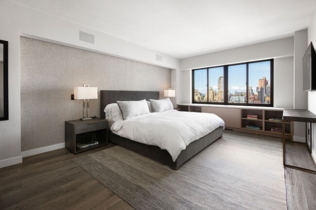 Building Photo - 900 Park Ave