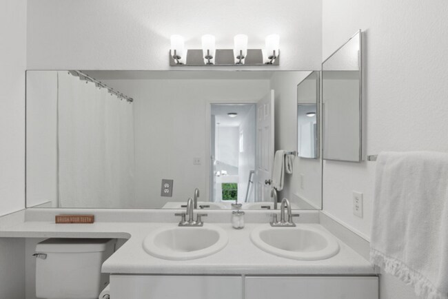 Building Photo - 11 Burgundy Ct