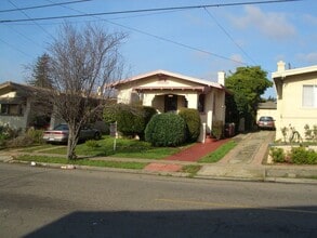 Building Photo - COMING SOON: 3 Bedroom 1 Bath House