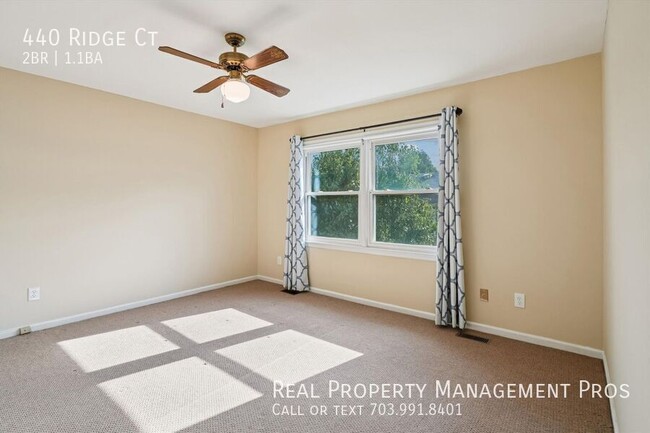 Building Photo - 440 Ridge Ct