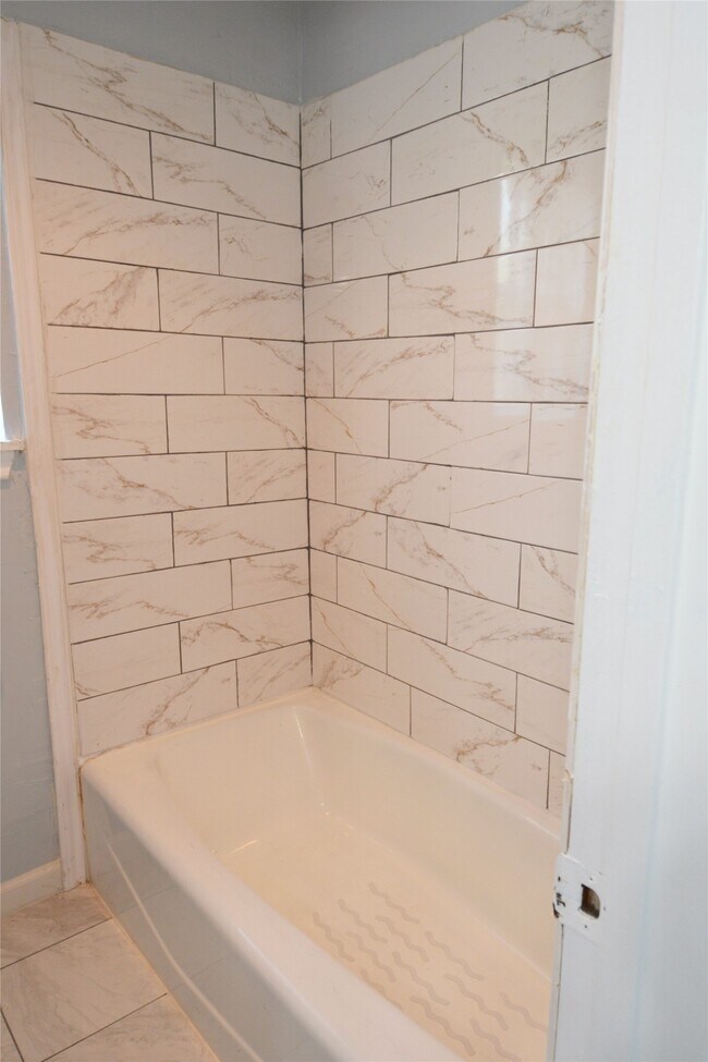 Building Photo - 6707 Las Brisas Dr