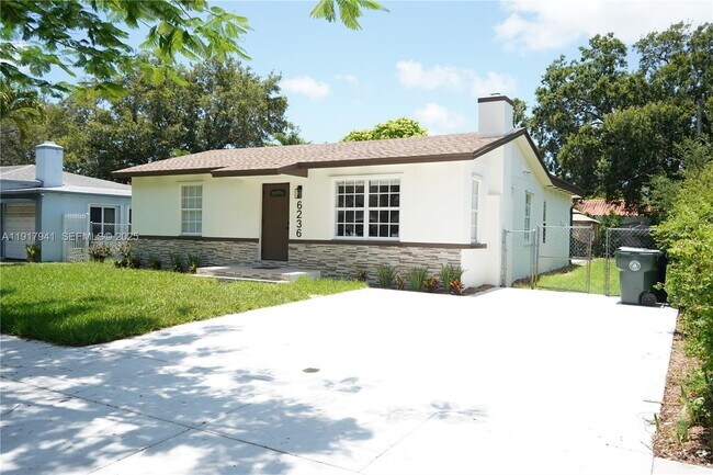 Building Photo - 6236 SW 11th St