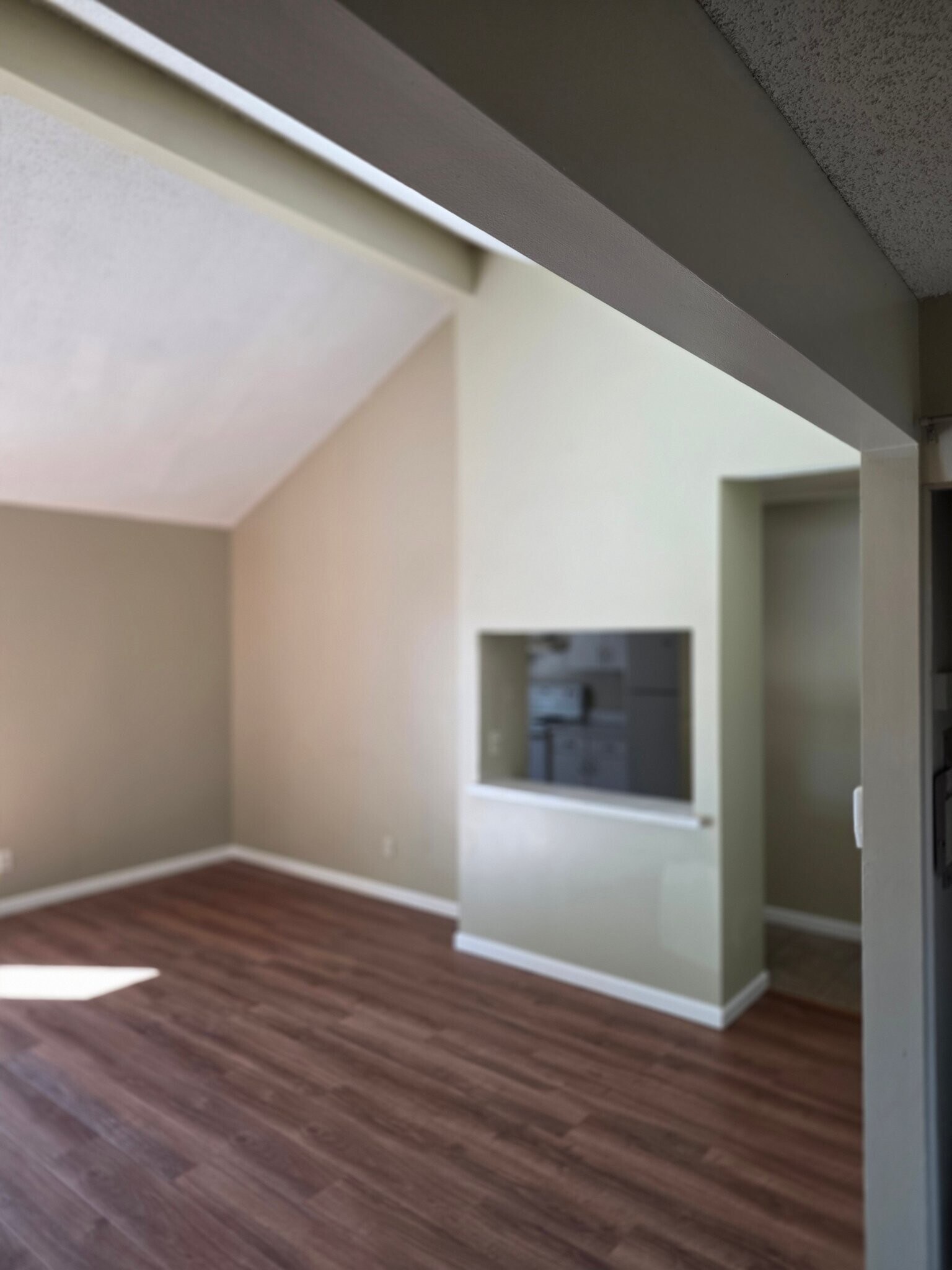 Building Photo - 1611 Lyndhurst Dr