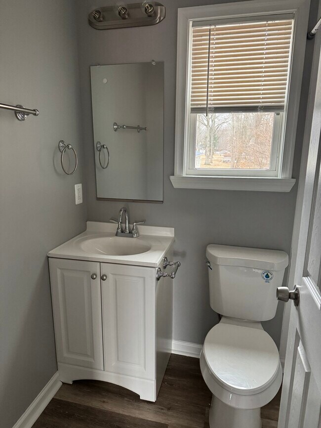 Building Photo - 3 Bedrooms 3 Bathrooms