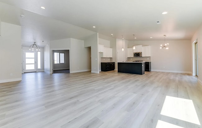 Building Photo - 10506 Silverbright Dr