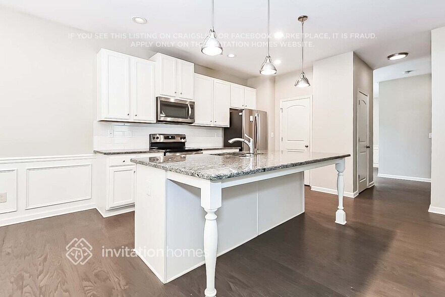 Building Photo - 2175 Black Pebble Cir