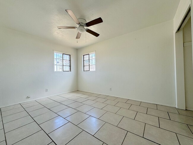 Building Photo - Northeast El Paso 3 Bed Refrig A/C