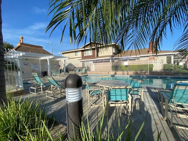 Building Photo - 8074 Woodland Dr