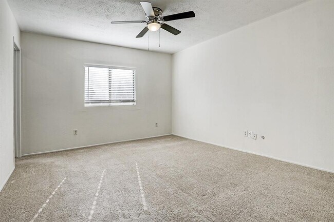Building Photo - 24115 Anchor Ranch Dr