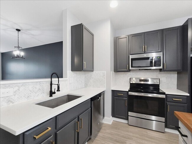 Building Photo - 1526 Brookstone Pl