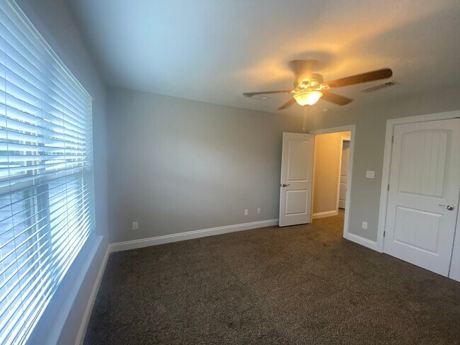 Building Photo - 8461 Laredo St