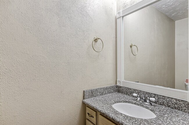 Building Photo - 45 Coralberry Rd