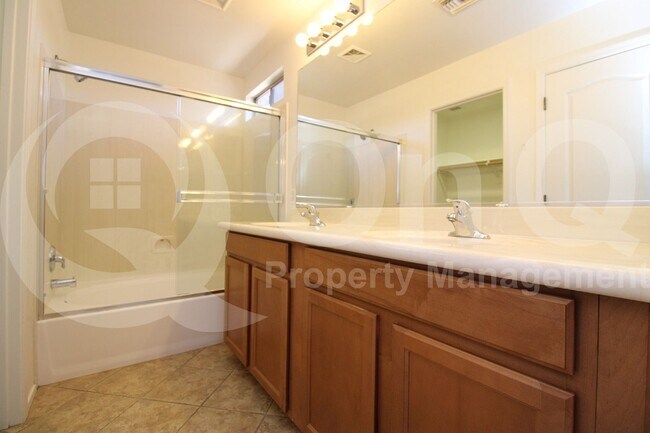 Building Photo - 1645 W Gentle Brook Trail
