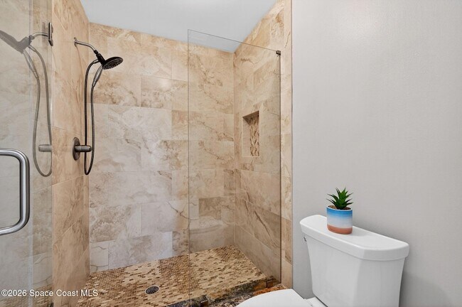 Building Photo - 737 Green Valley Ln