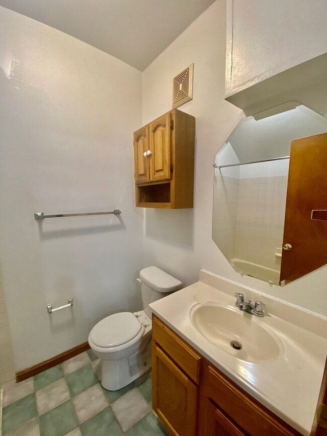 Building Photo - 120