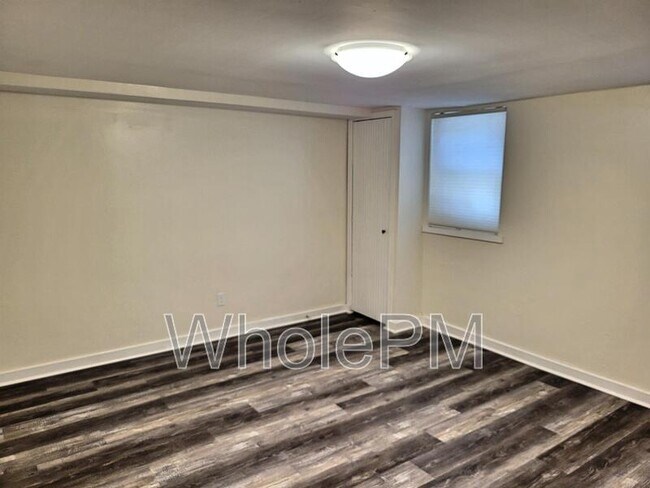 Building Photo - 721 Elati St