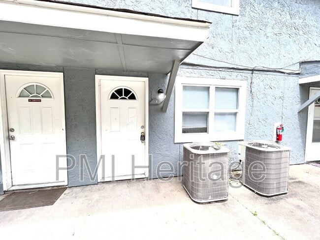 Primary Photo - 813 N Pleasant St