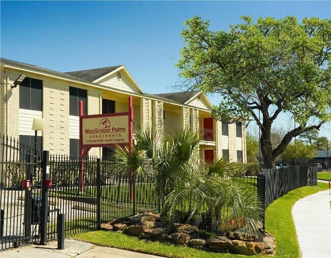 3633 N MacGregor Way 3633 N MacGregor Way Houston TX 77004