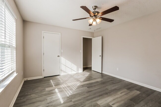 Building Photo - 4312 Village Trace Dr