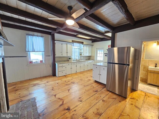 Building Photo - 2054 Swamp Pike