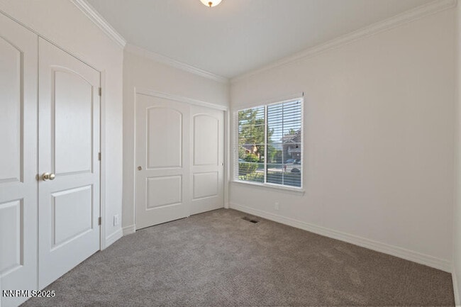 Building Photo - 7021 Heatherwood Dr