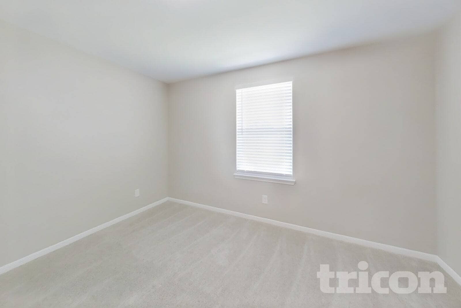 Building Photo - 692 Totem Trail Dr