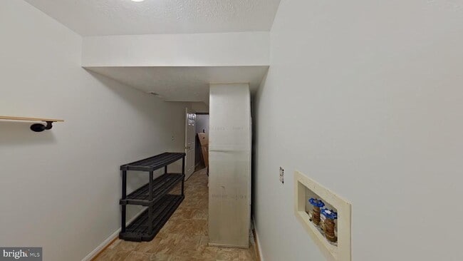 Building Photo - 11 Morningstar Dr