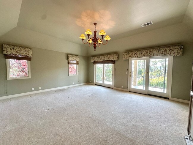 Building Photo - Beautiful 4 Bed 3 Bath Home with Attached ...