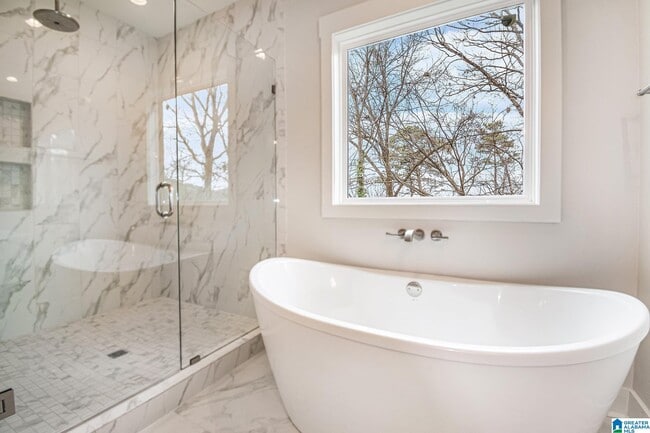 Building Photo - 1572 Forest Ridge Rd