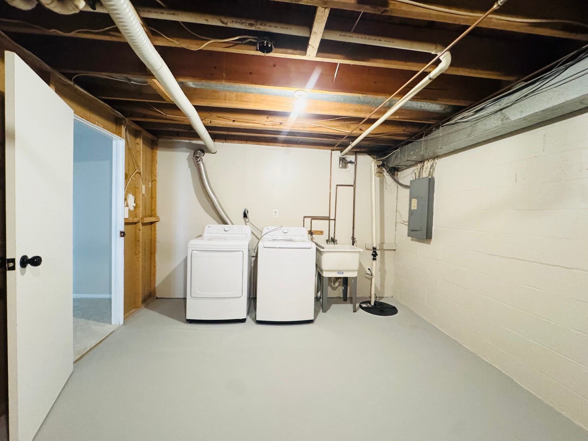 Building Photo - 40 Badger Gate Ct