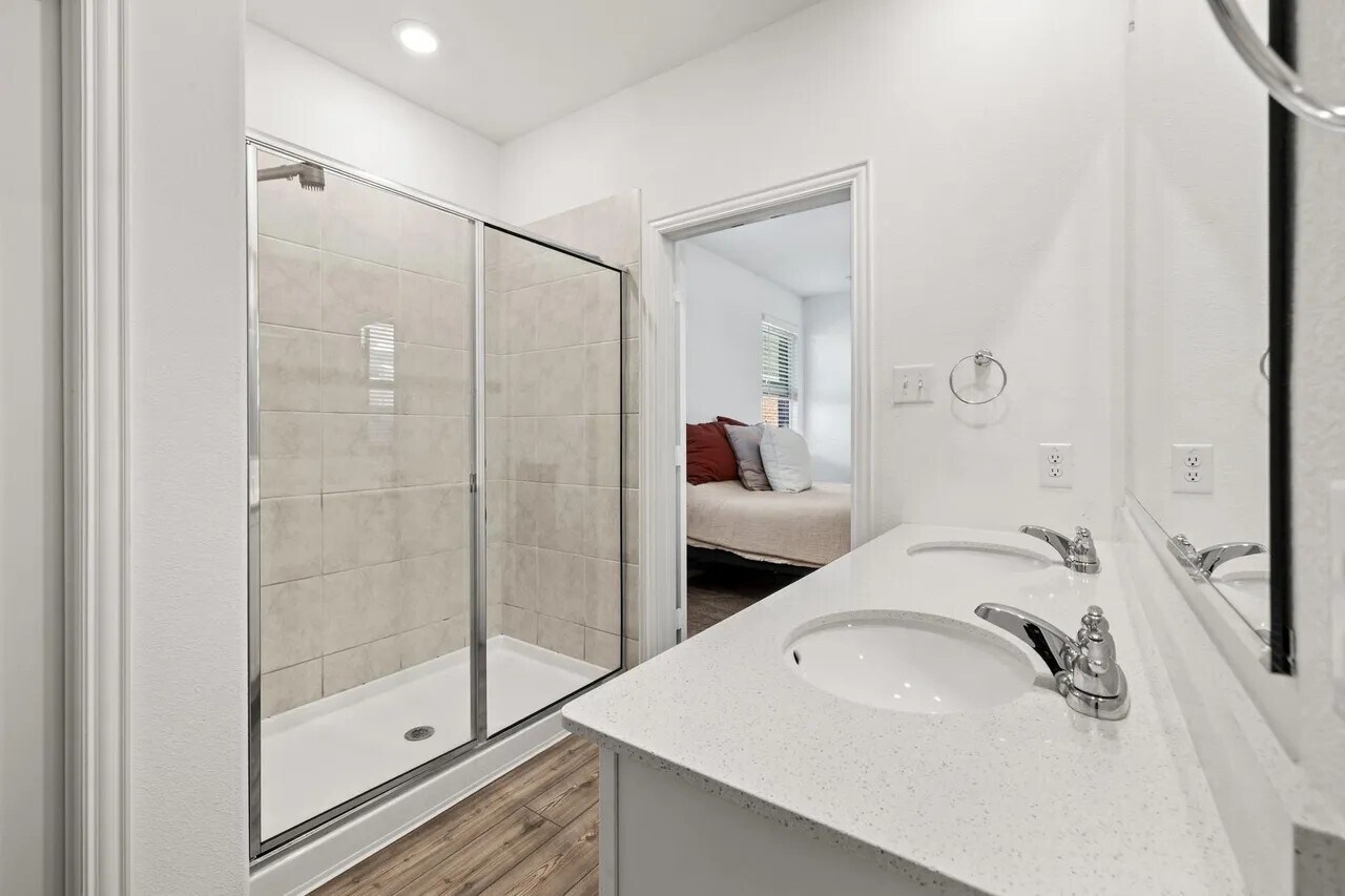 Building Photo - 7101 Crepe Myrtle Ave